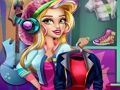 Permainan Almari Percutian Gwen  talian