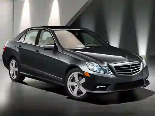 Permainan E-Class Sedan Puzz talian